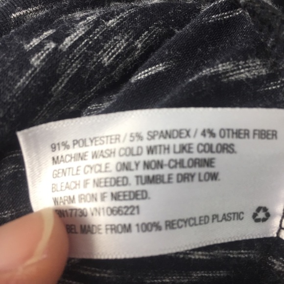 Liz Lange Maternity size small ruch midi dress. - Picture 11 of 11